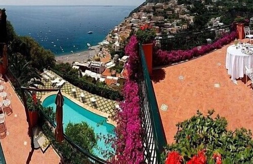 Liparlati Villa | Villa Chimera: A splendid historical villa which faces the sun and the sea, with Free WI-FI.