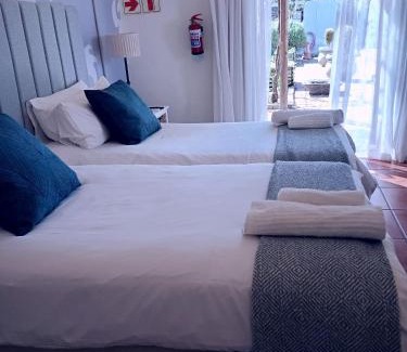 Porterville House | Villa ChoCoLatt Guest House and Porta Taverna Restaurant