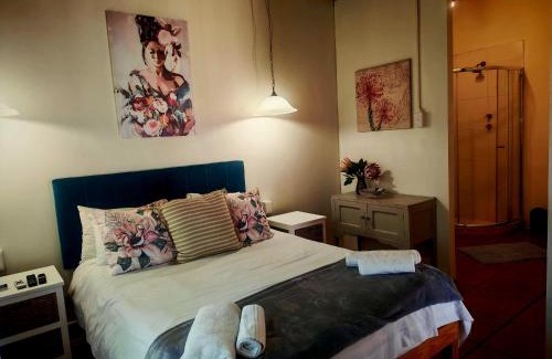 Porterville House | Villa ChoCoLatt Guest House and Porta Taverna Restaurant