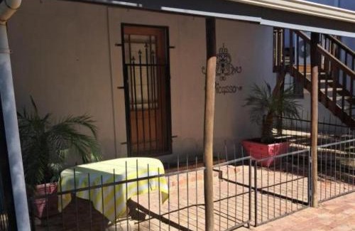 Porterville House | Villa ChoCoLatt Guest House and Porta Taverna Restaurant