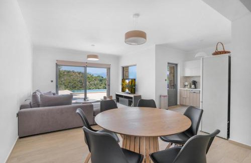 Meganisi Villa | Villa Chriselia - 3 Bedrooms With Sea Access