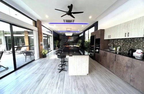 Ban Saiyuan Villa | Villa Christal - Moderne 3 Chambres Avec Piscine