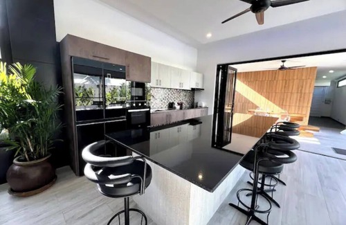 Ban Saiyuan Villa | Villa Christal - Moderne 3 Chambres Avec Piscine