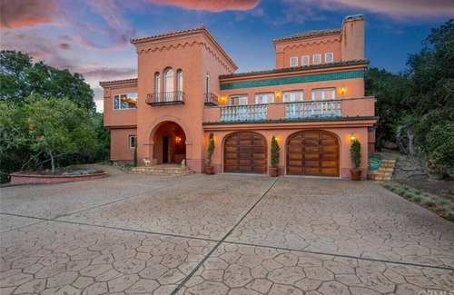 Arroyo Grande House | Villa Chula : An Elegant Mountaintop Estate