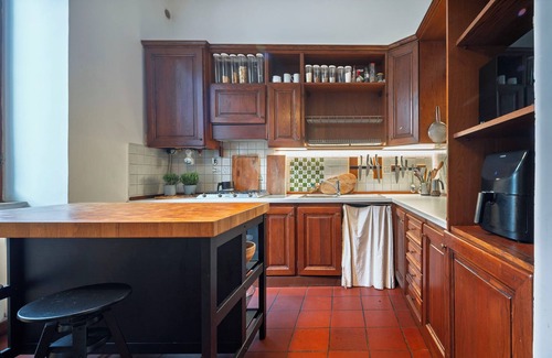 Monteverde Villa | Villa Classical Roman Art - Monteverde Quartier with Garden