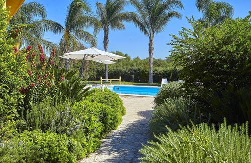 Castelvetrano Villa | Villa Claudia - Marinella Di Sel.