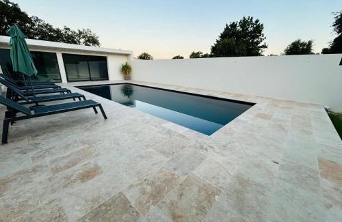Prunelli-di-Fiumorbo House | Villa Climatisée avec Piscine partagée , Terrasse et Parking