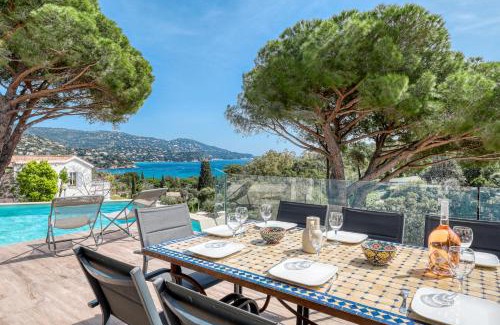 Cavaliere Villa | Villa climatisée au Lavandou avec vue mer avec piscine chauffée