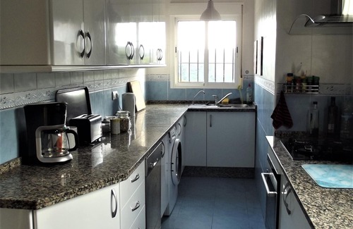 Benamargosa House | Villa close to the sea for 6 persons with large pool and AC in the bedrooms