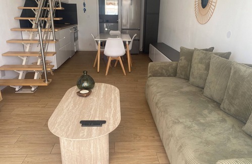 Sanary-sur-Mer Villa | Villa Club 4/5 persons in secured residence with swimming pool, 400 m from the beach