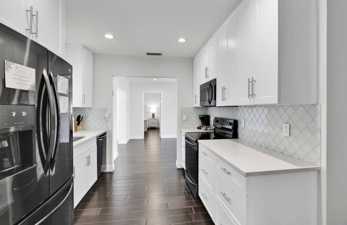 Boca Raton House | Villa Coastal Cove Sparkling Pool Close to Beach BBQ En-Suite
