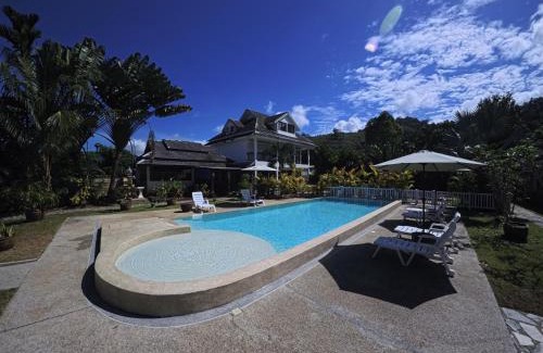 Khuekkhak House | Villa Colina Khao Lak Rooms and Bungalows - Adults Only