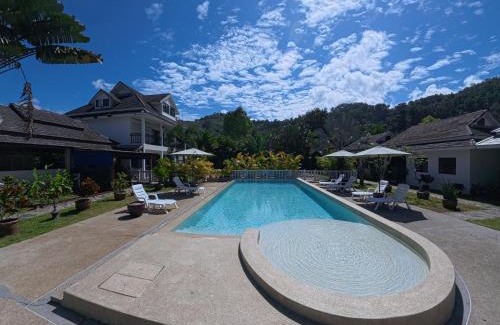 Khuekkhak House | Villa Colina Khao Lak Rooms and Bungalows - Adults Only