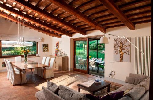 Porano Villa | Villa Collombroso by PosarelliVillas