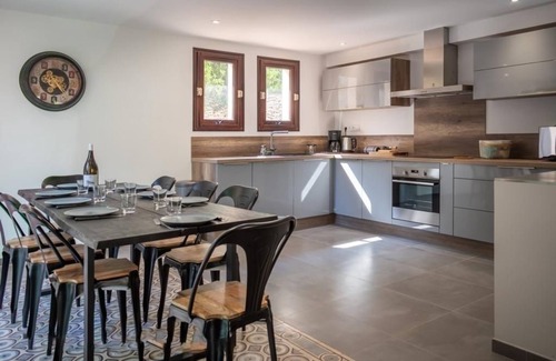 Bonifacio House | Villa Colombo - Four Bedroom House, Sleeps 8