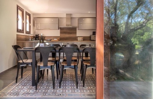 Bonifacio House | Villa Colombo - Four Bedroom House, Sleeps 8