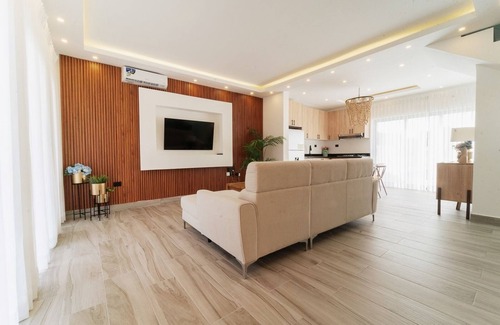 Punta Cana Villa | Villa con Picuzzi a 2 Min de Downtown Punta Cana!