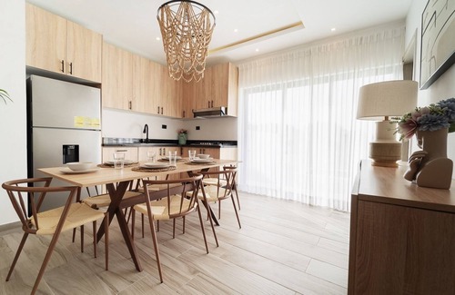 Punta Cana Villa | Villa con Picuzzi a 2 Min de Downtown Punta Cana!