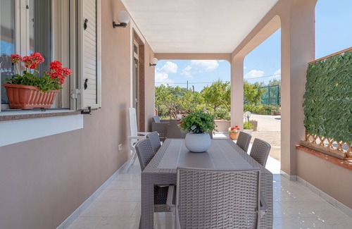 Granelli Villa | Villa 'Con Tre Camere Da Letto' with Private Terrace, Shared Garden and Air Conditioning