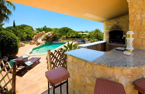Carvoeiro Villa | Villa Concha - Wonderful 6 bedroom villa, fenced in pool, outside bar, close to