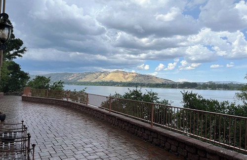 Clear Lake Villa | Villa Contenta on Clearlake. A True Italian Villa on Lower Lake with Dock!