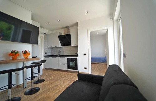 Lerici Villa | VILLA CORALLO 11P by VILLASRETREATS, w/Pool, A/C, Jacuzzi, BBQ, near beach clubs