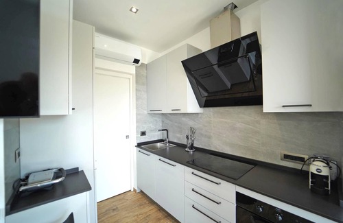 Lerici Villa | VILLA CORALLO 11P by VILLASRETREATS, w/Pool, A/C, Jacuzzi, BBQ, near beach clubs