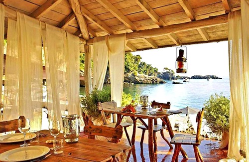 Lerici Villa | VILLA CORALLO 11P by VILLASRETREATS, w/Pool, A/C, Jacuzzi, BBQ, near beach clubs