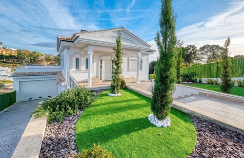 Lloret de Mar Villa | Villa 'Costacabana - Madison' with Private Pool, Private Terrace and Wi-Fi