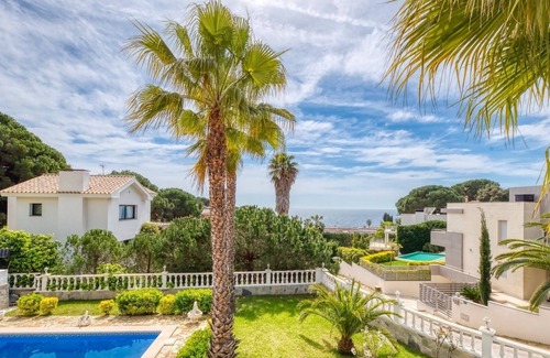 Lloret de Mar Villa | Villa "Costacabana - Estrella" with Sea View, Private Pool & Wi-Fi