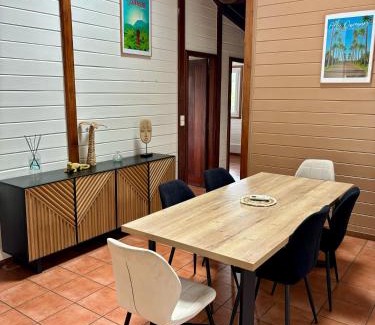 Petit-Bourg House | villa créole avec piscine privée