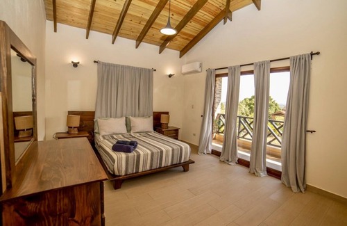La Vega Province Cabin | 𝓥𝓲𝓵𝓵𝓪 𝓒𝓻𝓲𝓼𝓽𝓪𝓵