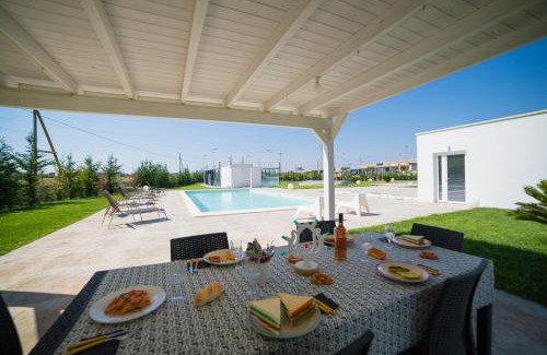 Galatina Villa | Villa Cristal Pool and Padel - Happy Rentals