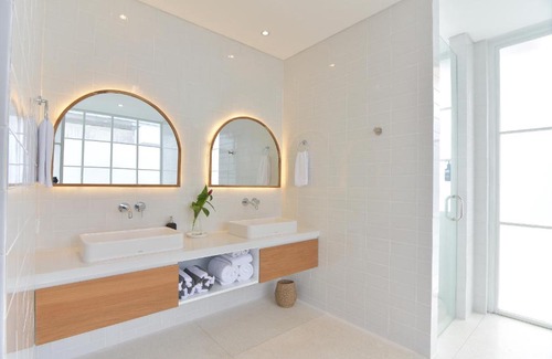 Berawa Villa | Villa Cruz close to Finns Beach club