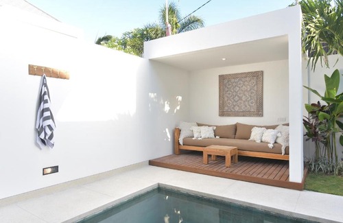 Berawa Villa | Villa Cruz close to Finns Beach club