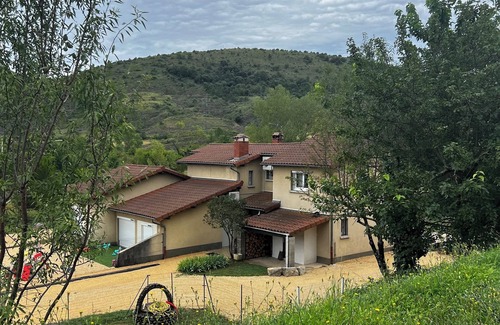 Lachapelle-sous-Aubenas Villa | Villa d'Angelka in South Ardèche