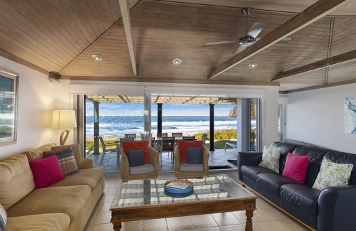 North Avoca House | Villa Dandaloo - Absolute Beachfront