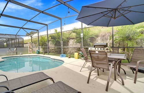 Sunset Ridge Villa | Villa Davenport 15 min to Disney