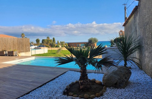 Bravone Villa | Villa de 100 m² les Pieds Dans L'eau Avec Piscine Privée