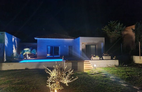 Bravone Villa | Villa de 100 m² les Pieds Dans L'eau Avec sa Piscine Privée