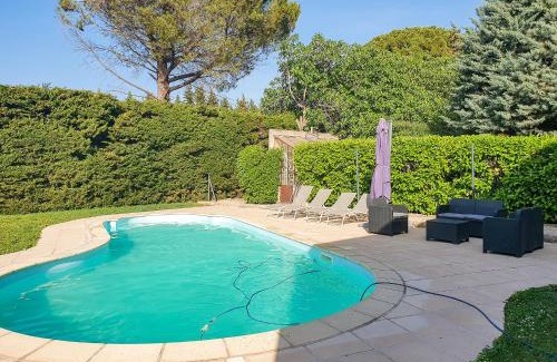 Gardanne Villa | Villa de Charme Climatisée avec Piscine au Centre