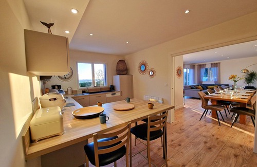 Sibiril House | Villa de la Baie, 8 people, sea view, Jacuzzi, beach at 100 meters