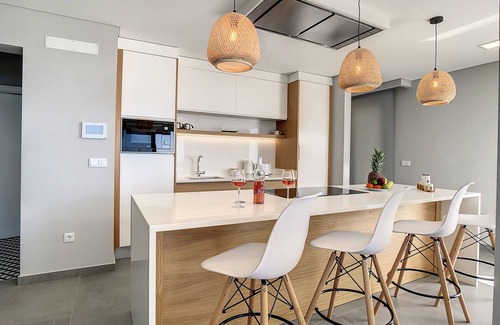 Estreito da Calheta Villa | Villa de la Ponte by Atlantic Holiday