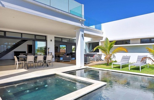 Bois d'Olives Villa | Villa de Luxe 650m2 Piscine à Débordement, Spa, Sauna, Roof Top, vue 180°
