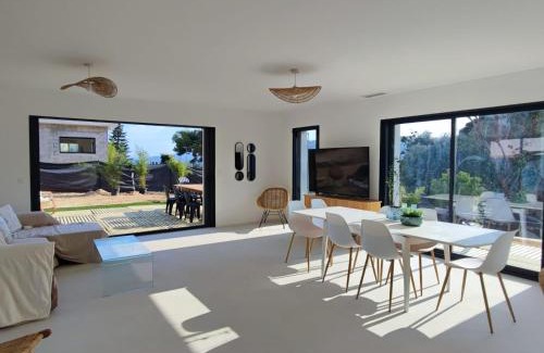 La Roquette-sur-Siagne Villa | Villa de standing climatisée, piscine & jacuzzi - 20' Cannes