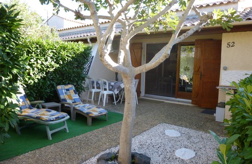 Vias Villa | Villa de Vacances Climatisée Avec Terrasse et Parking Proche des Plages