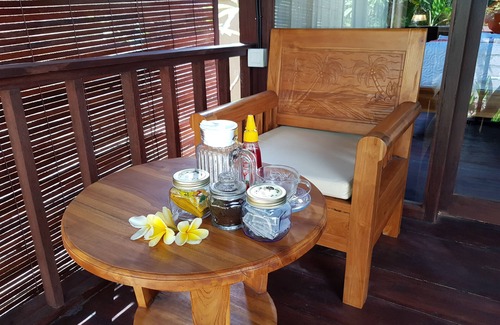 Andong Bed & Breakfast | Villa Deelyana Coco, Pondok Lebah