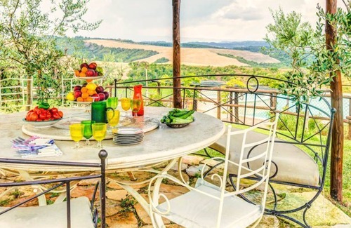 Montaione Villa | Villa Dei Cedri - Six Bedroom Villa, Sleeps 12