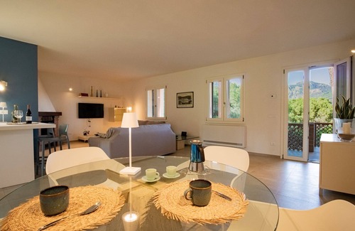 Porto Azzurro Villa | Villa Dei Pini, Porto Azzurro