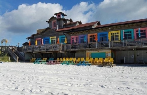 Miramar Beach Condo | Villa del Mar in Crystal Village—Walk to Emerald Coast & Relax by the Pool